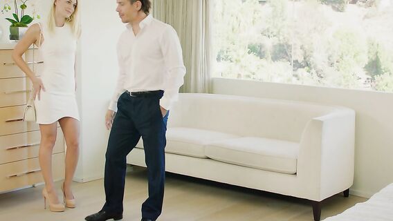 Красивая блондинка занялась аналом с бывшим