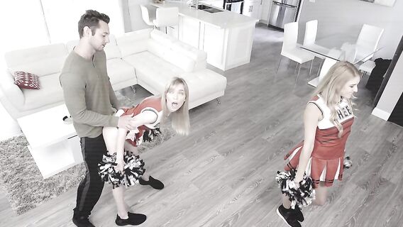 Трахнул двух черлидерш сводную сестру и ее подругу