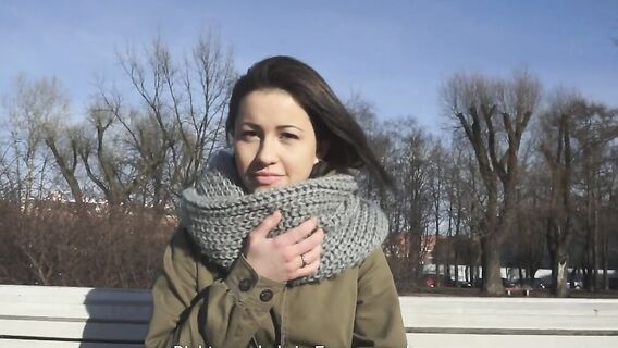 Агент кастинга снимает на камеру и трахает русскую девушку Изи Эшли