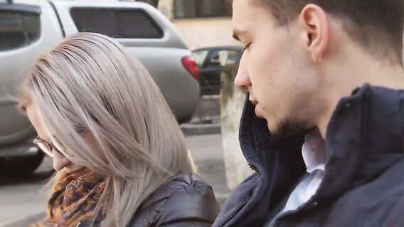 Первое знакомство и секс после кафе