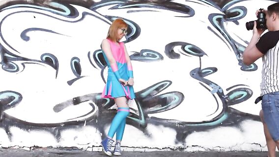 За классную фотосессию рыжая девушка отблагодарила фотографа сексом