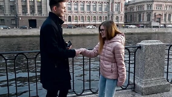 Очень приятный случайный секс с молодой русской крошкой