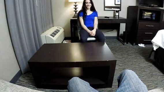 Юная брюнетка готова на все ради работы