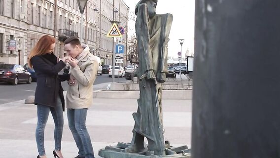 Рыжая русская девушка кончает сквиртом и получает кремпай