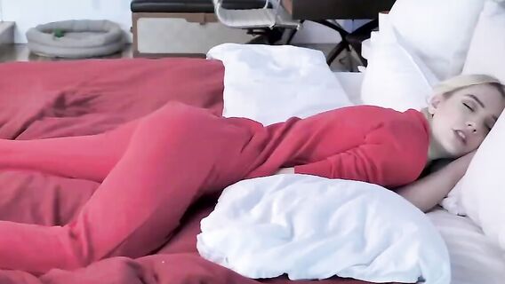 Рождественский праздник с приемной дочерью